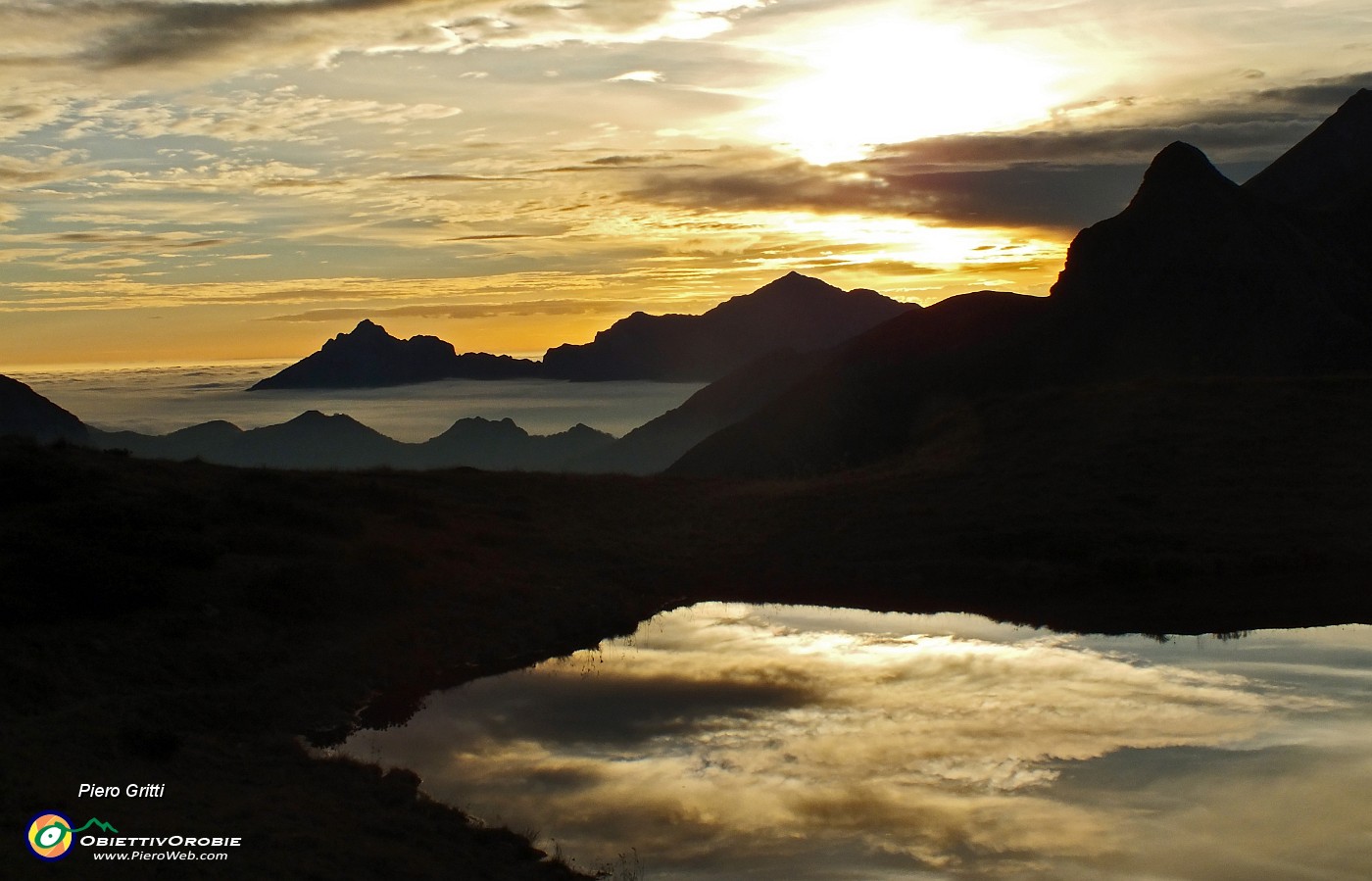 97 Splendido tramonto al laghetto del Monte Avaro.JPG